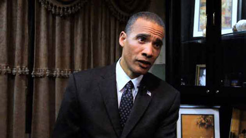 \'Làm giàu\' với \'nghề\' ... mạo danh Obama