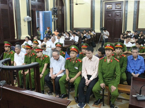 http://www.petrotimes.vn/stores/news_dataimages/dothuytrang/122013/21/08/IMG_1999.jpg