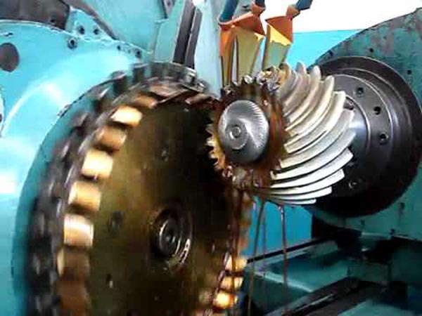 Gia công bánh răng côn thẳng