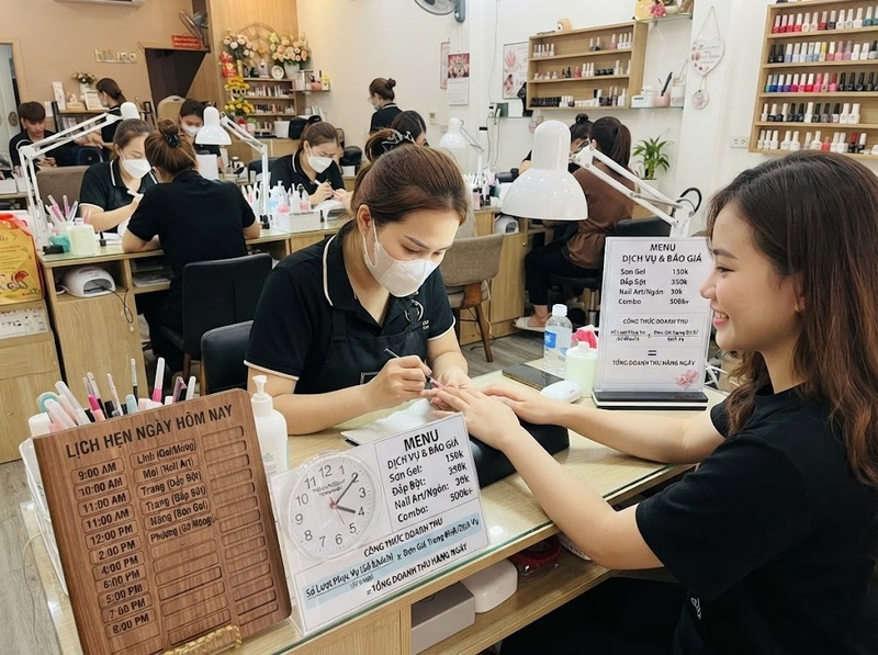 Mô hình kinh doanh tiệm nail có những nguồn thu phổ biến nào?