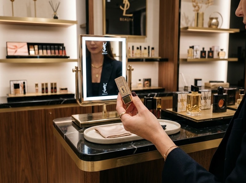 Thương hiệu YSL Beauty kết hợp thời trang và làm đẹp để tạo vị thế thế nào?